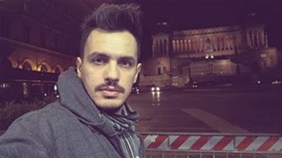 أحمد إبراهيم يوجه رسالة لزوجته الأولي في يوم المرأة العالمي