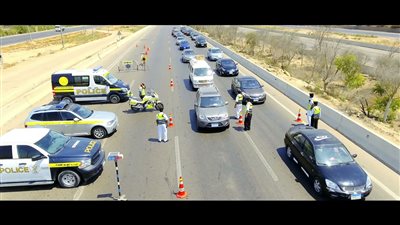 الشرطة تغرم 9591 شخصا لعدم الالتزام بارتداء الكمامات 