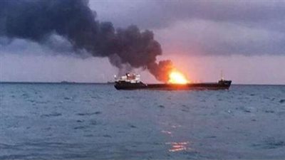  انفجار لغم في ناقلة بخليج عمان