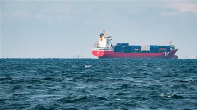 هيئة بحرية بريطانية: عمليتا خطف محتملتان لسفينتين في خليج عمان