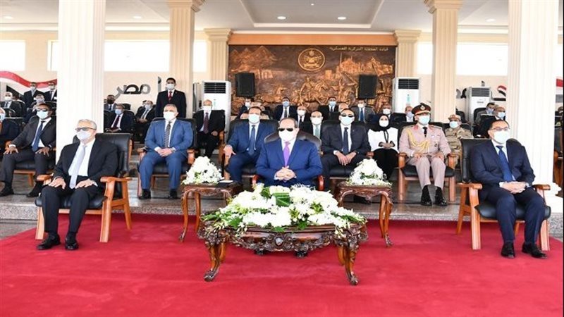 الرئيس السيسي أثناء