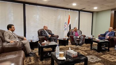 رئيس الإنجيلية يستقبل قاضي قضاة فلسطين: بلادكم أغلى قيمة دينية