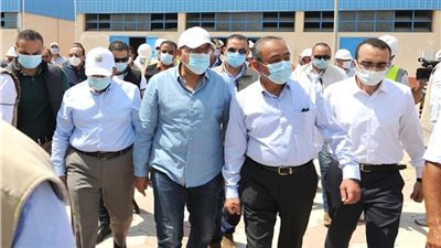 رئيس الوزراء يتابع مشروعات حياة كريمة بقرية التقدم بالقنطرة شرق