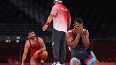 أولمبياد طوكيو | وزير الرياضة يهنئ كيشو ببرونزية المصارعة