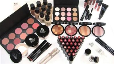 تفسير حلم المكياج في المنام وعلاقته بالخلافات الزوجية والاضطراب النفسي