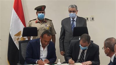 190 مليون جنيه لتوصيل التيار الكهربائي إلى 20 ألف فدان بشرق العوينات