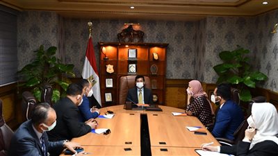 وزير الشباب والرياضة يلتقي مسؤولي نادي إنتر سيتي كلوب