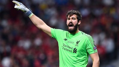 رقم تاريخي ينتظر أليسون بيكر مع ليفربول أمام أياكس في دوري الأبطال 