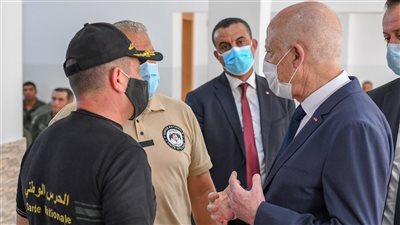 أربعاء ساخن في تونس.. اجتماع للإخوان والرئيس يدعو الحرس الوطني لليقظة