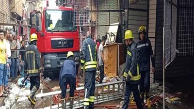 النيران امتدت لباقي العقار.. إخماد حريق نشب داخل مخزن موبيليا بالموسكي