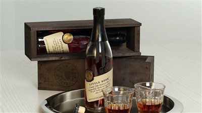 أزمة في وزارة الخارجية الأمريكية بسبب زجاجة ويسكي 