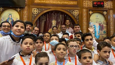 مطران إخميم يرسم 28 شماسا في رتبة 