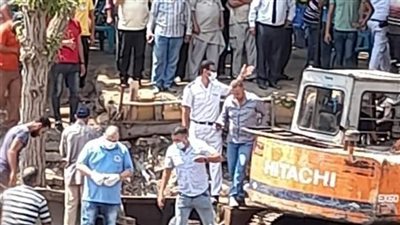 كراكات تطهير الترع تعثر على جثة مجهولة أسفل كوبرى منية النصر في الدقهلية | صور 