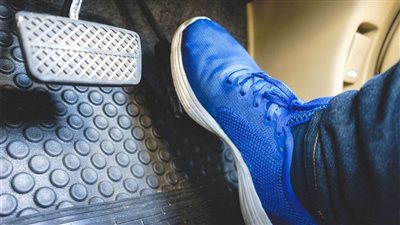 لتجنب الأضرار الخطيرة.. تعرف على أعطال دواسة الوقود وحساس الهواء