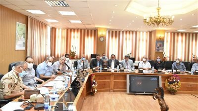 محافظ الشرقية يعقد اجتماعًا لمتابعة أعمال تطوير قرى الحسينية