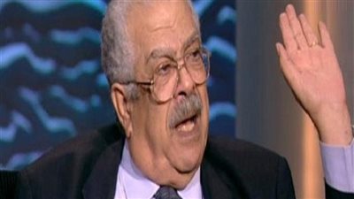 وصول عائلة حسب الله الكفراوي لمسجد المشير استعدادا لتشييع جثمانه | فيديو 