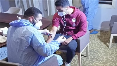 مسحة طبية للاعبي المنتخب قبل انطلاق معسكر اليوم 