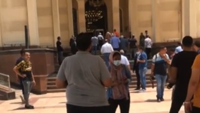  الاستعدادات الأخيرة لتشييع جثمان حسب الله الكفراوي من مسجد المشير| فيديو