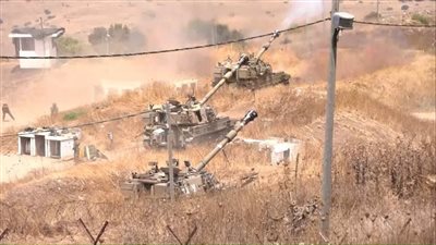 اللقطات الأولى لإطلاق صواريخ حزب الله تجاه إسرائيل | فيديو وصور 