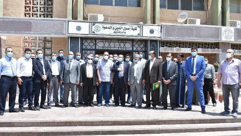 محافظ الشرقية بكلية