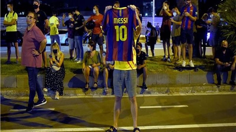 جماهير برشلونة تتجمع