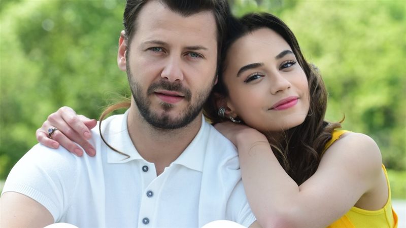 أبطال مسلسل حب بالصدفة