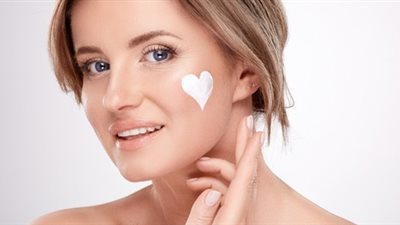 ٥ وصفات طبيعية لتفتيح البشرة بشكل فعال.. لا تغفليها 