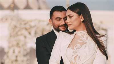 شاهد.. هاجر أحمد في لحظة رومانسية مع زوجها من 