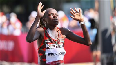 كينيا تنتزع ذهبية وفضية ماراثون السيدات بأولمبياد طوكيو