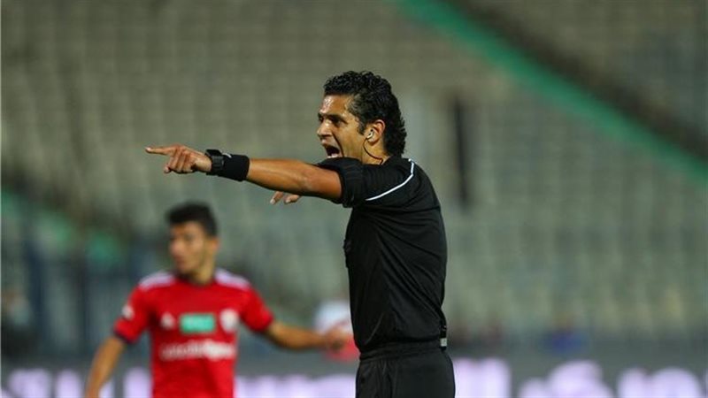 الغندور يدير مباراة