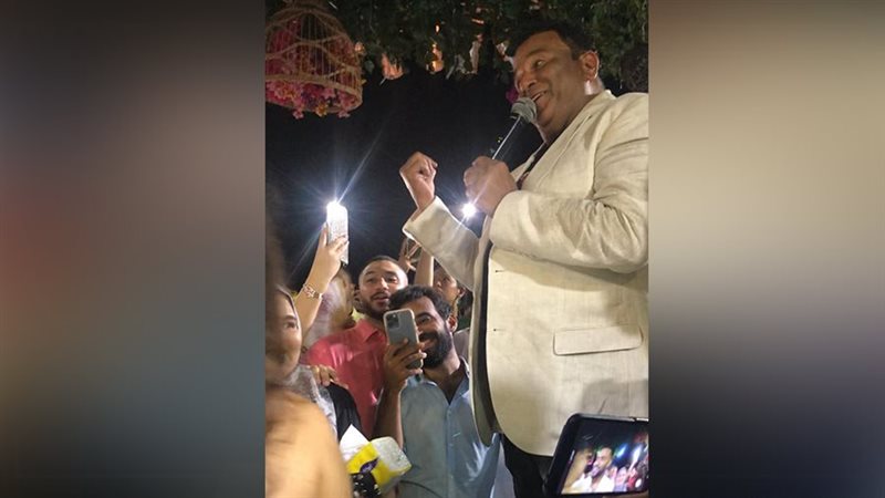 محمد فؤاد يحتفل بخطوبة