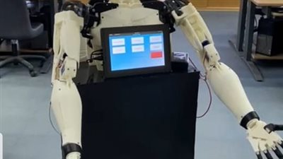«بأيدي طلاب الأكاديمية العربية» تصميم روبوت لتنمية مهارات أطفال مرض التوحد