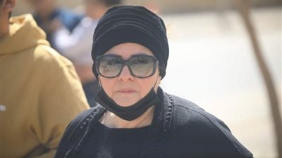 هل علمت دلال عبدالعزيز بخبر وفاة زوجها سمير غانم؟