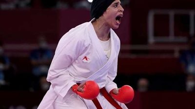 شاهد.. احتفال جنوني لأسرة فريال أشرف بعد حصولها على ذهبية الكاراتيه بـ أوليمبياد طوكيو 