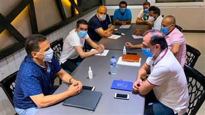 جهاز المنتخب الوطني يحضر لقاء الأهلي وسيراميكا كليوباترا