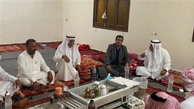 رئيس دهب يناقش خطة تطوير طرق المدينة 