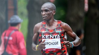 الكيني كيبتشوجي يحتفظ بذهبية ماراثون الرجال