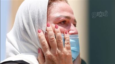 انهيار ميرفت أمين وإلهام شاهين في جنازة دلال عبد العزيز | صور