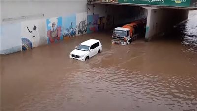 السودان بيغرق.. السيول تجرف الأخضر واليابس فى الخرطوم | فيديو