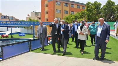 رئيس الأكاديمية العربية للعلوم يزور مركز لذوي الاحتياجات في الوادي الجديد