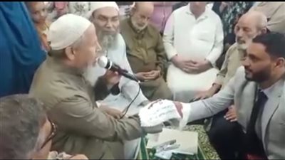 شاهد| وصية مؤثرة من أب لزوج نجلته أثناء عقد قرانها بالمنوفية