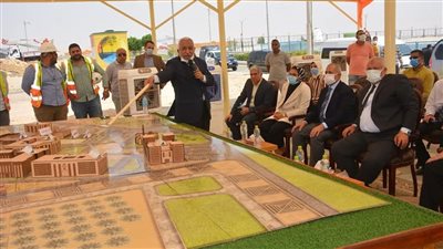 محافظ الوادي الجديد ورئيس الأكاديمية العربية يتفقدان مشروع مجمع المصالح 