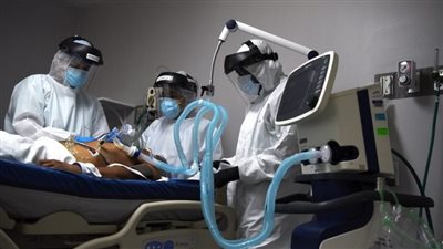 مسؤول صحي أمريكي كبير: فشلنا في مكافحة كورونا