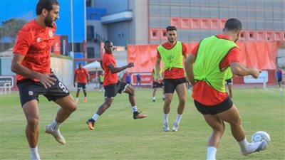 الأهلي يعود إلى تدريباته الجماعية استعدادا لمباراة الإسماعيلي