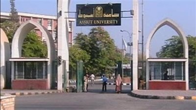 165 طالبا وطالبة يتقدمون لاختبارات كلية الفنون الجميلة بجامعة أسيوط 
