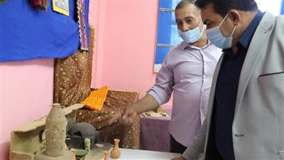 مدير تعليم الوادي الجديد يتفقد المعرض الفني بمبادرة ريحانة للطلاب