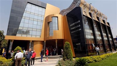 حرب باردة بين وزارة الرياضة واتحاد الكرة بسبب لائحة الجبلاية 