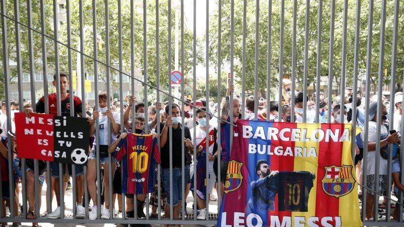 جماهير برشلونة أمام