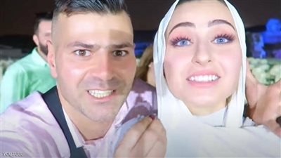  يوتيوبر سوري وزوجته يثيران الجدل بالكشف عن جنس مولودهما بالأهرامات.. والصوت والضوء ترد| فيديو