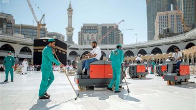 مشهد يخطف القلوب للأمطار والبرق والرعد بالحرم المكي | فيديو